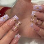 Faux ongles carrés longs 3D avec perles – French manucure élégante TOUT POUR MOI
